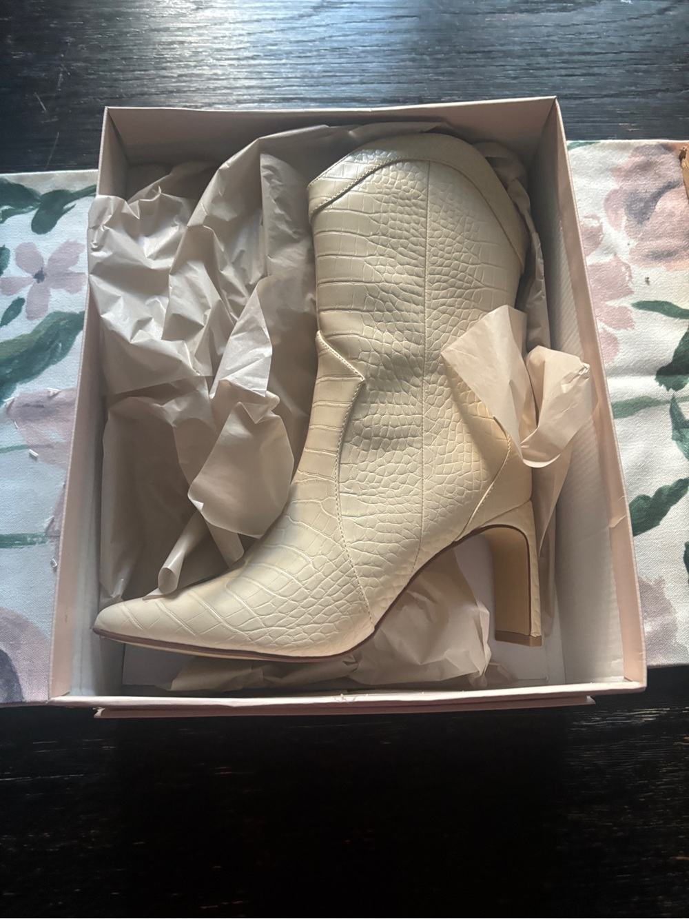 Chinese Laundry Cream Croc-Embossed Pointed-Toe Mid-Calf Boot size 8.5